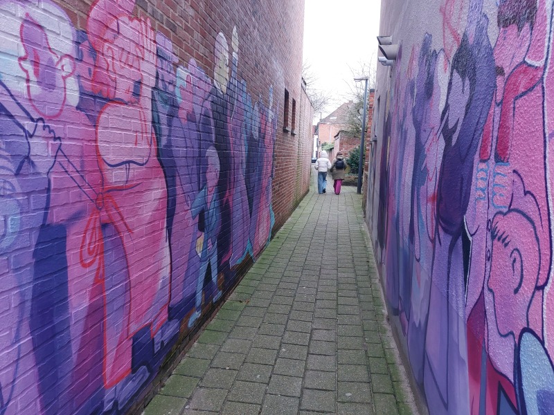 Felle kleurtjes tijdens de 'Kind met inktvlekken' wandeling