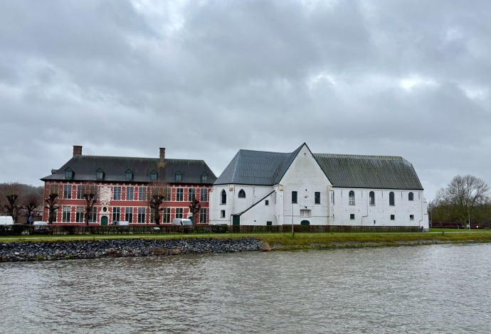De abdij van Maagdendale