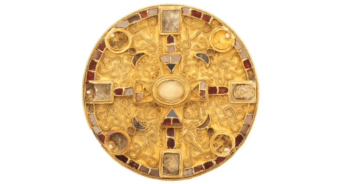 Gouden Merovingische schijffibula (610-670 n.Chr., Rosmeer)