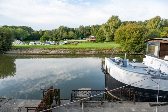 Leie-eiland en jachthaven