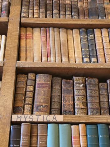 Sacred Books Brugge