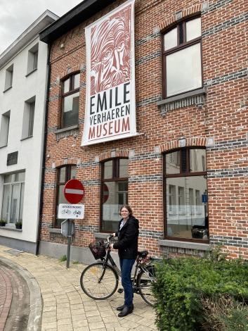 Met de fiets bij het Emile Verhaerenmuseum
