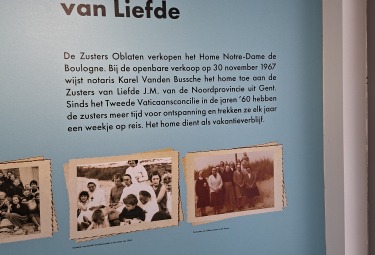 Informatiepaneel over de Zusters van Liefde in Duinenhuis
